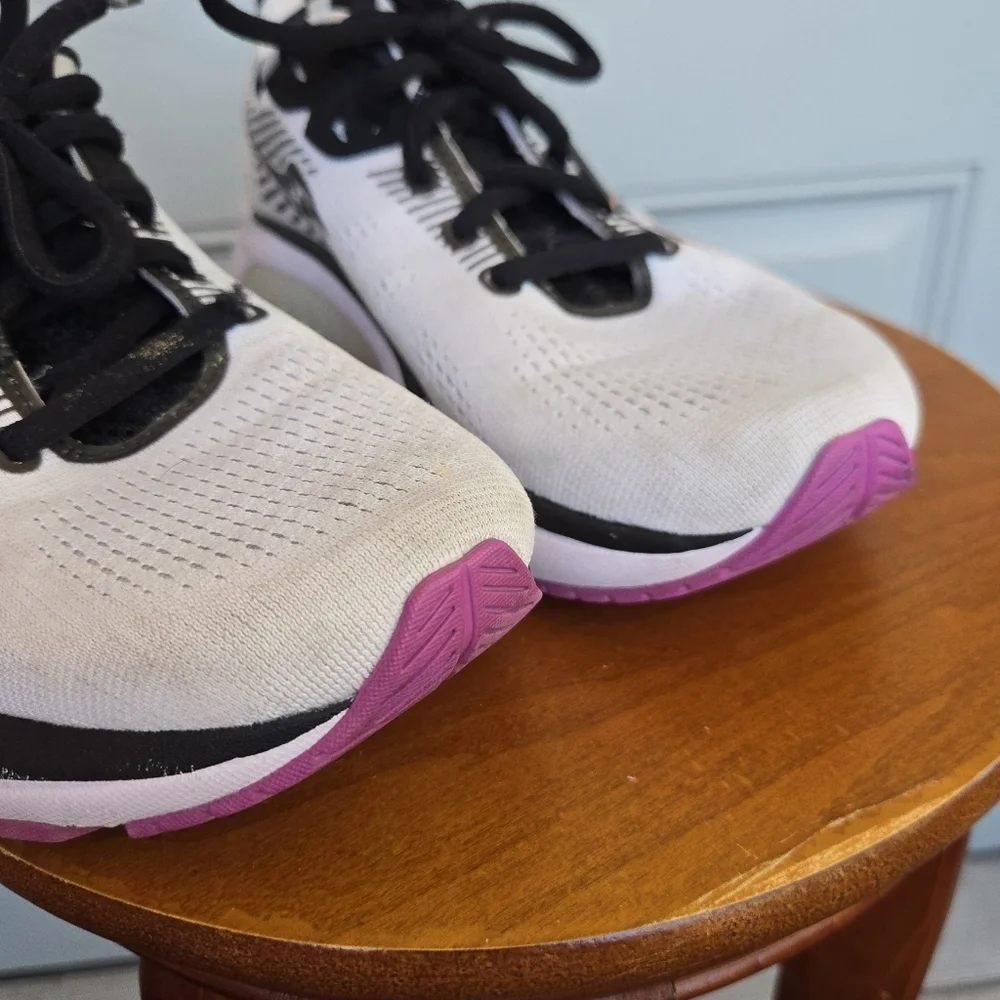 Saucony Guide 14 Running Sneakers